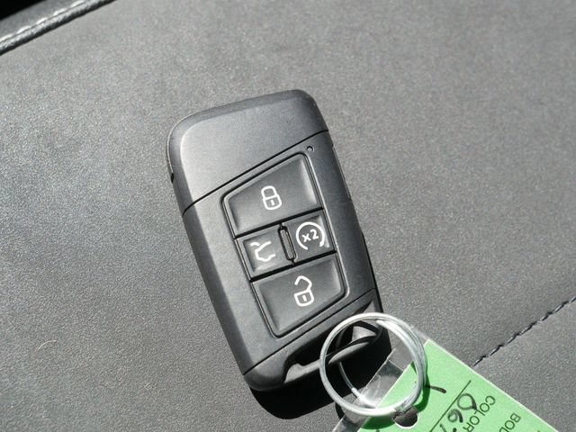 Certified 2022 Volkswagen Taos SE FWD image 36
