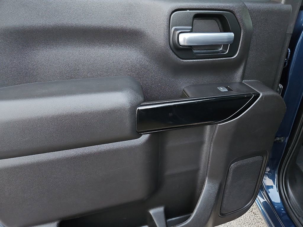 Used 2019 Chevrolet Silverado 1500 LT w/ Texas Edition image 17