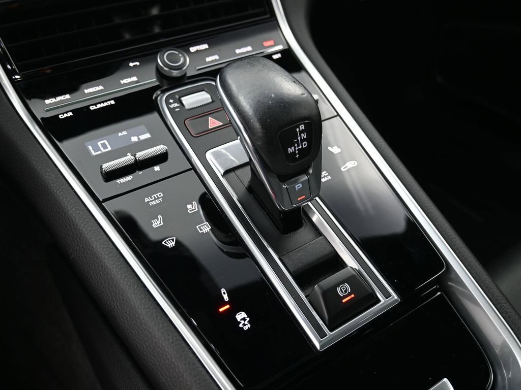 Certified 2023 Porsche Panamera Platinum Edition image 23