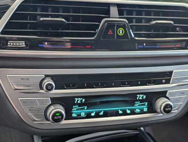 Used 2022 BMW 740i w/ M Sport Package image 21