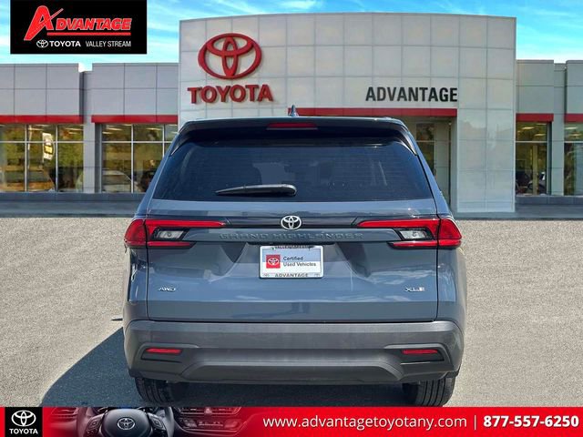 Used 2024 Toyota Grand Highlander XLE AWD/4WD image 8