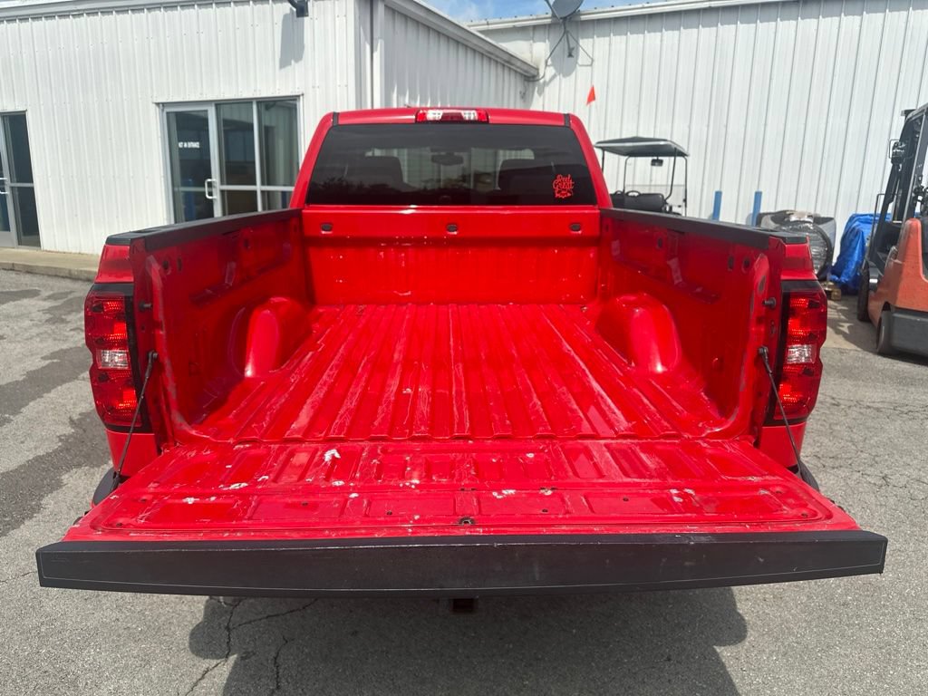 Used 2018 Chevrolet Silverado 1500 Custom w/ Custom Value Package AWD/4WD image 9