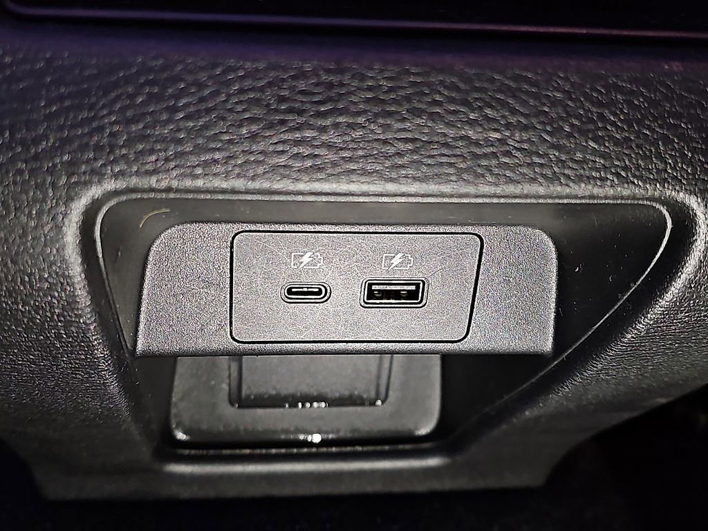 Used 2022 Mitsubishi Outlander SE image 12