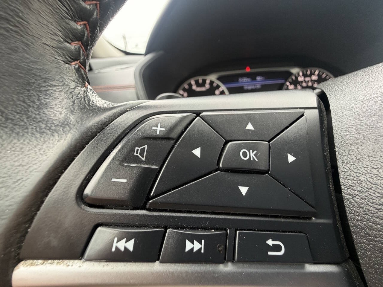 Used 2022 Nissan Altima 2.5 SR w/ Midnight Edition Package FWD image 16
