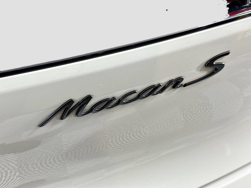 Certified 2022 Porsche Macan S AWD/4WD image 34
