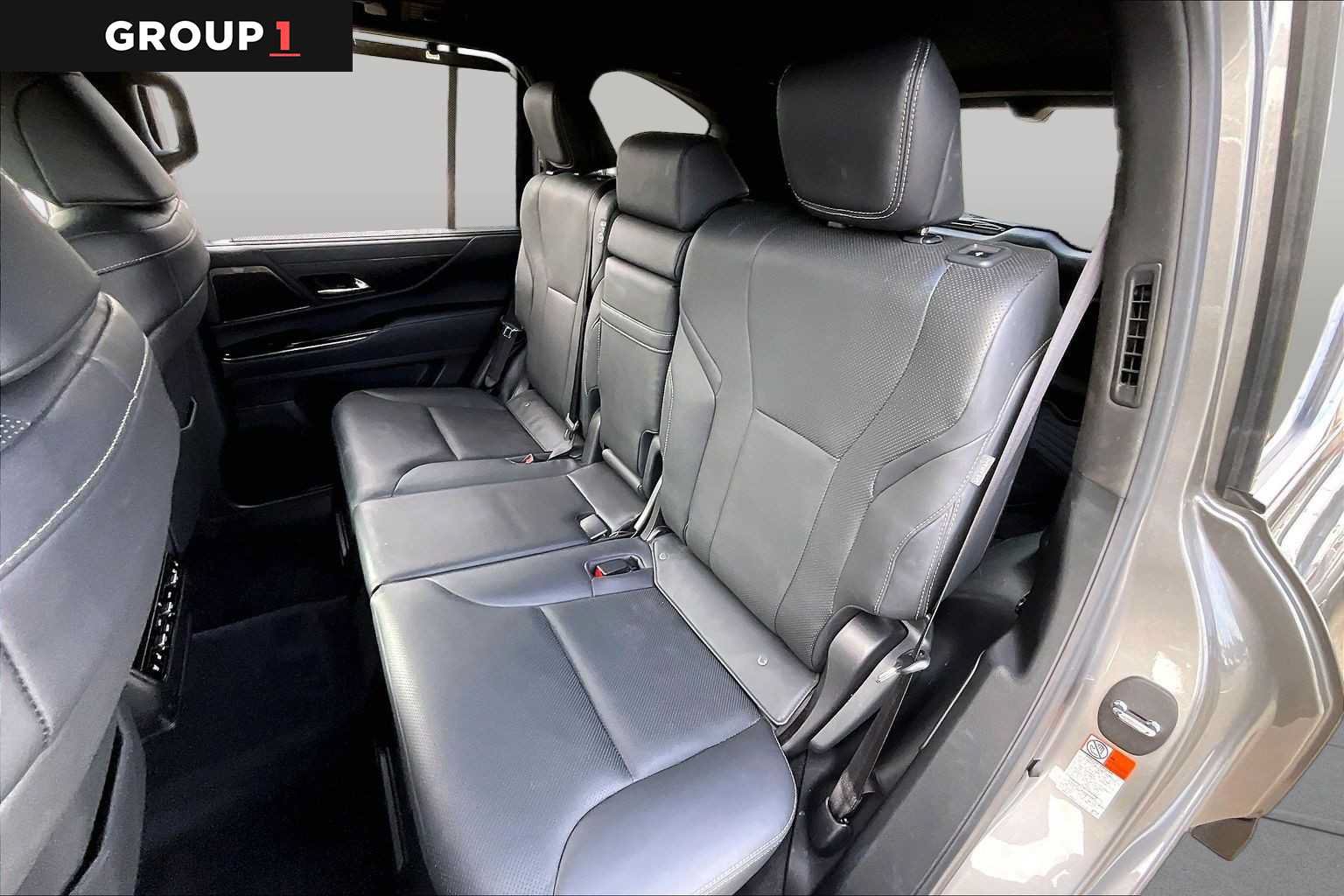 Used 2025 Lexus LX 600 4WD w/ Accessory Package (2T) image 18