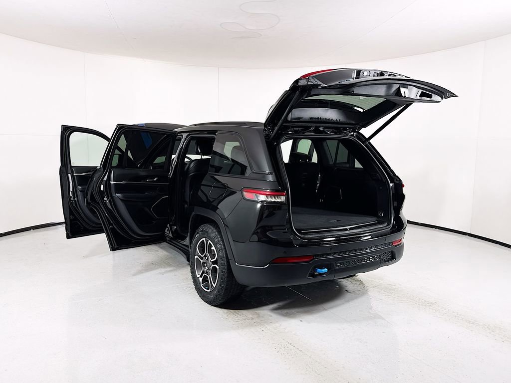 Used 2022 Jeep Grand Cherokee Trailhawk w/ Advanced Protech Group II AWD/4WD image 26