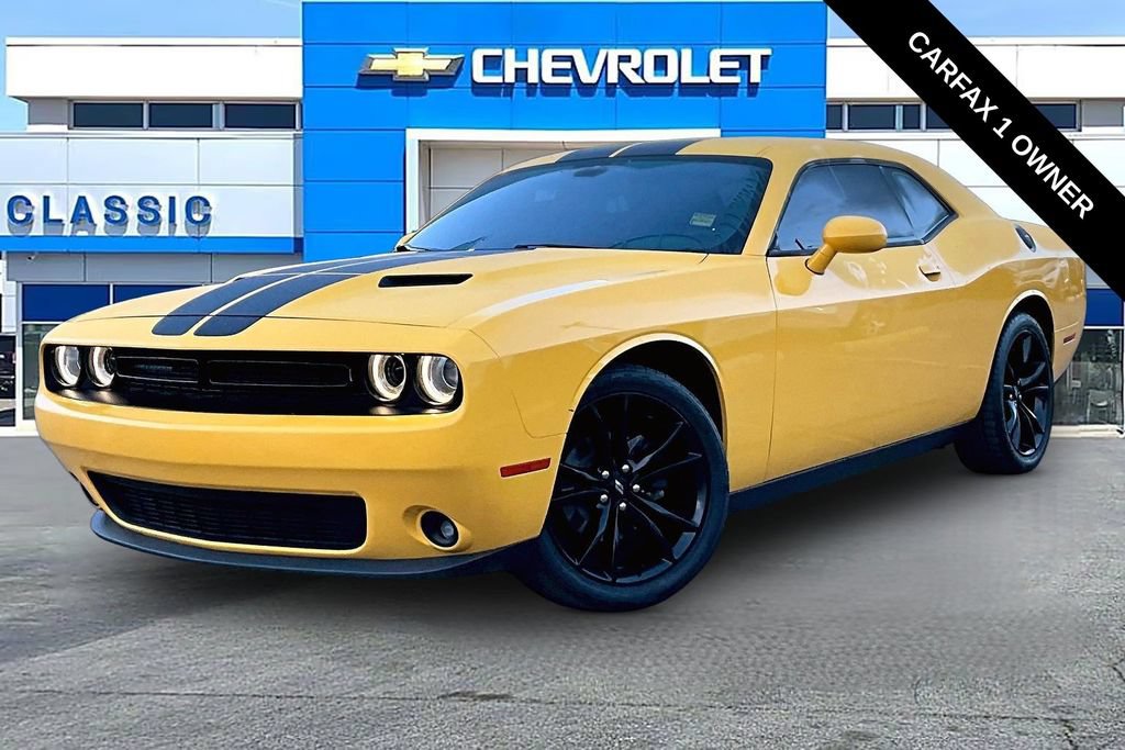 Used 2018 Dodge Challenger SXT w/ Blacktop Package RWD image 2