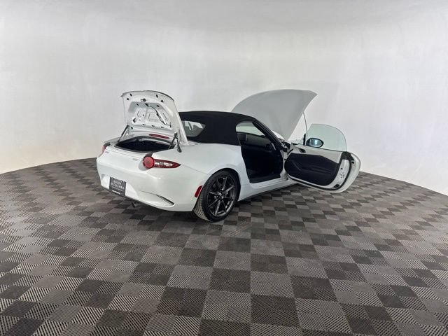 Used 2016 MAZDA MX-5 Miata Club RWD image 14