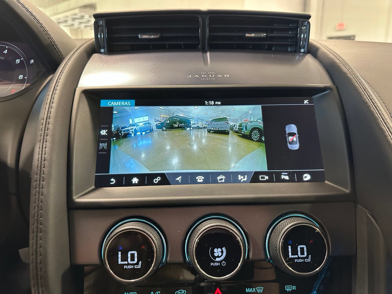 Used 2022 Jaguar F-TYPE Convertible RWD image 37