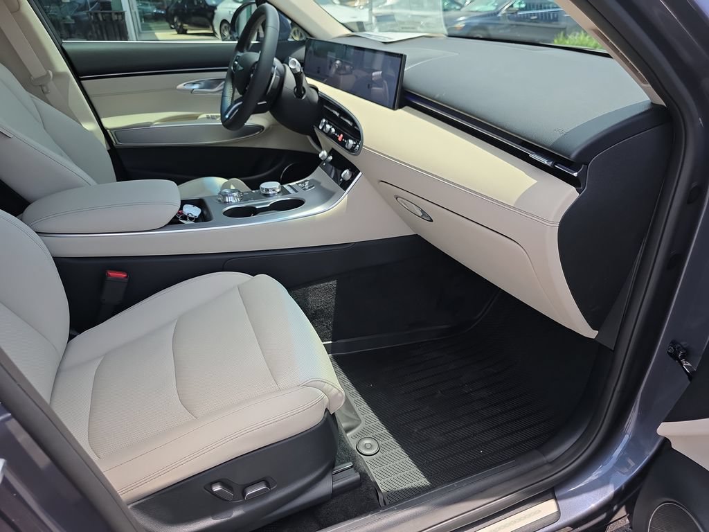New 2026 Genesis GV70 2.5T Select AWD/4WD image 32