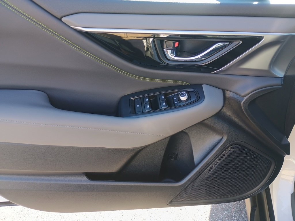 Certified 2022 Subaru Outback Onyx Edition XT w/ Popular Package #2 image 11