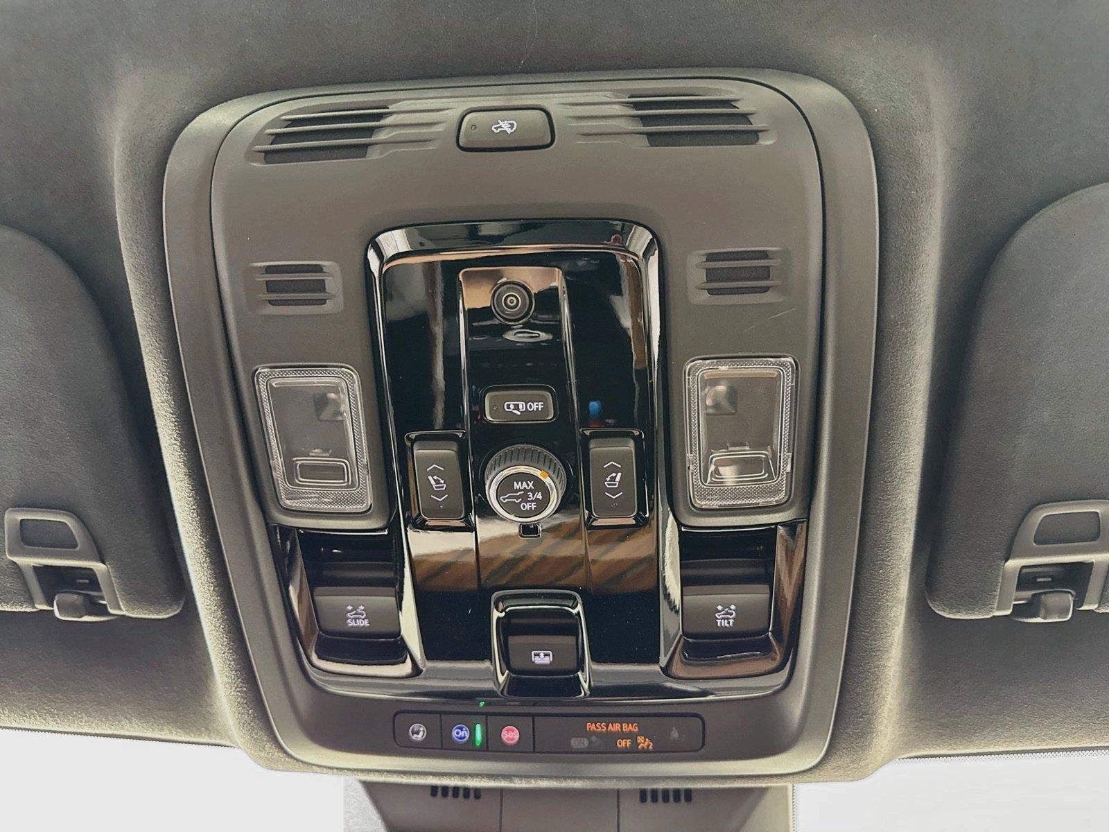 Used 2025 Cadillac Escalade Sport Platinum w/ LPO, ONYX Package AWD/4WD image 24