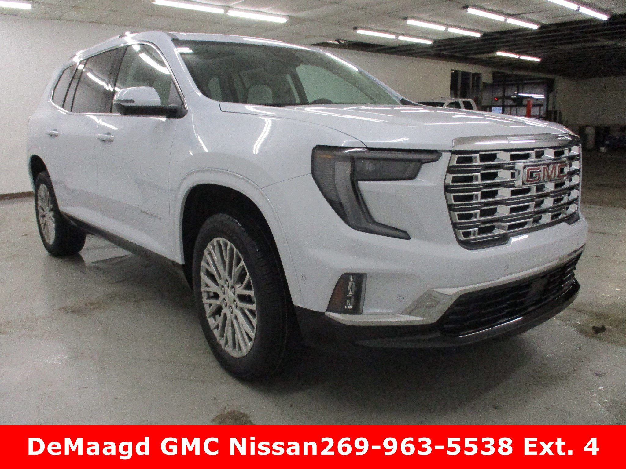 New 2026 GMC Acadia Denali w/ Super Cruise Package image 3