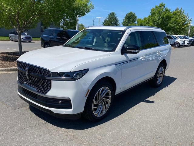New 2026 Lincoln Navigator Reserve AWD/4WD image 3