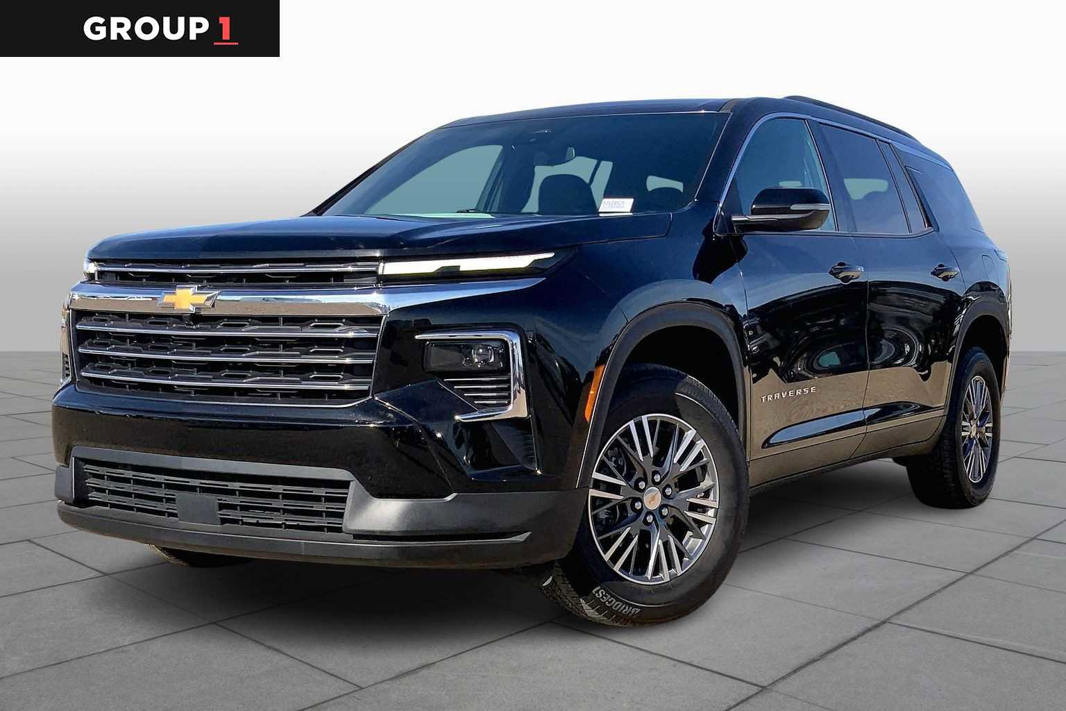Used 2025 Chevrolet Traverse LT image 1