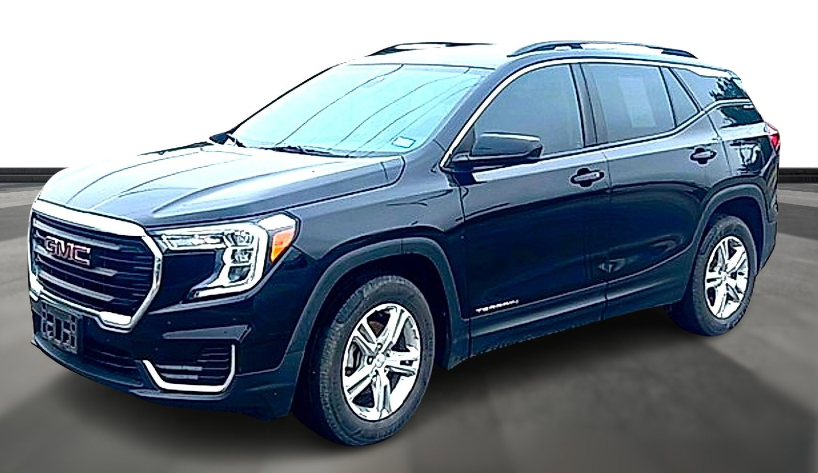 Used 2022 GMC Terrain SLE w/ Driver Convenience Package image 1