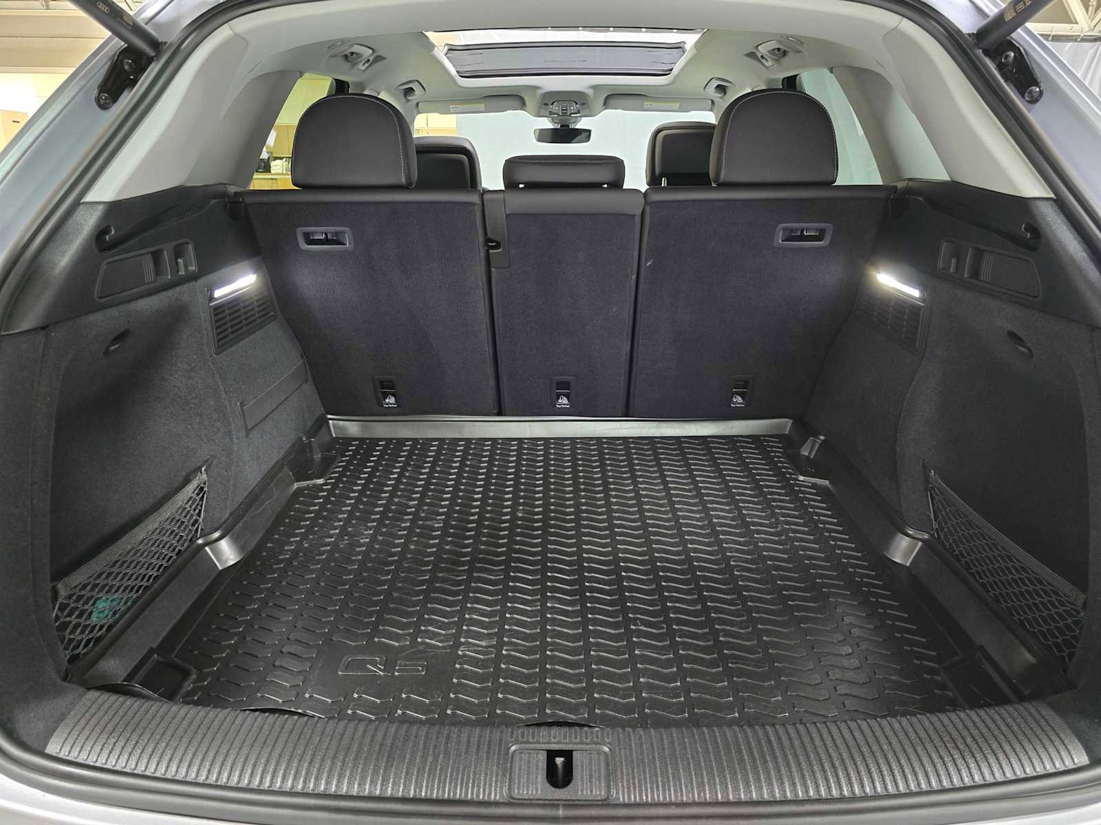 Used 2022 Audi Q5 2.0T Premium w/ Convenience Package image 17