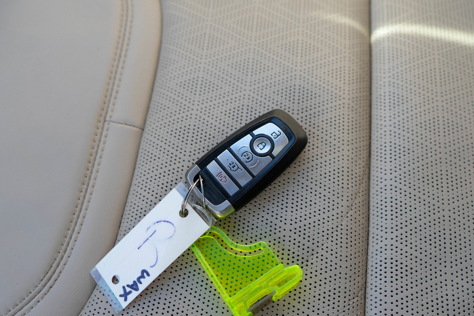 Used 2020 Ford Explorer Platinum image 26