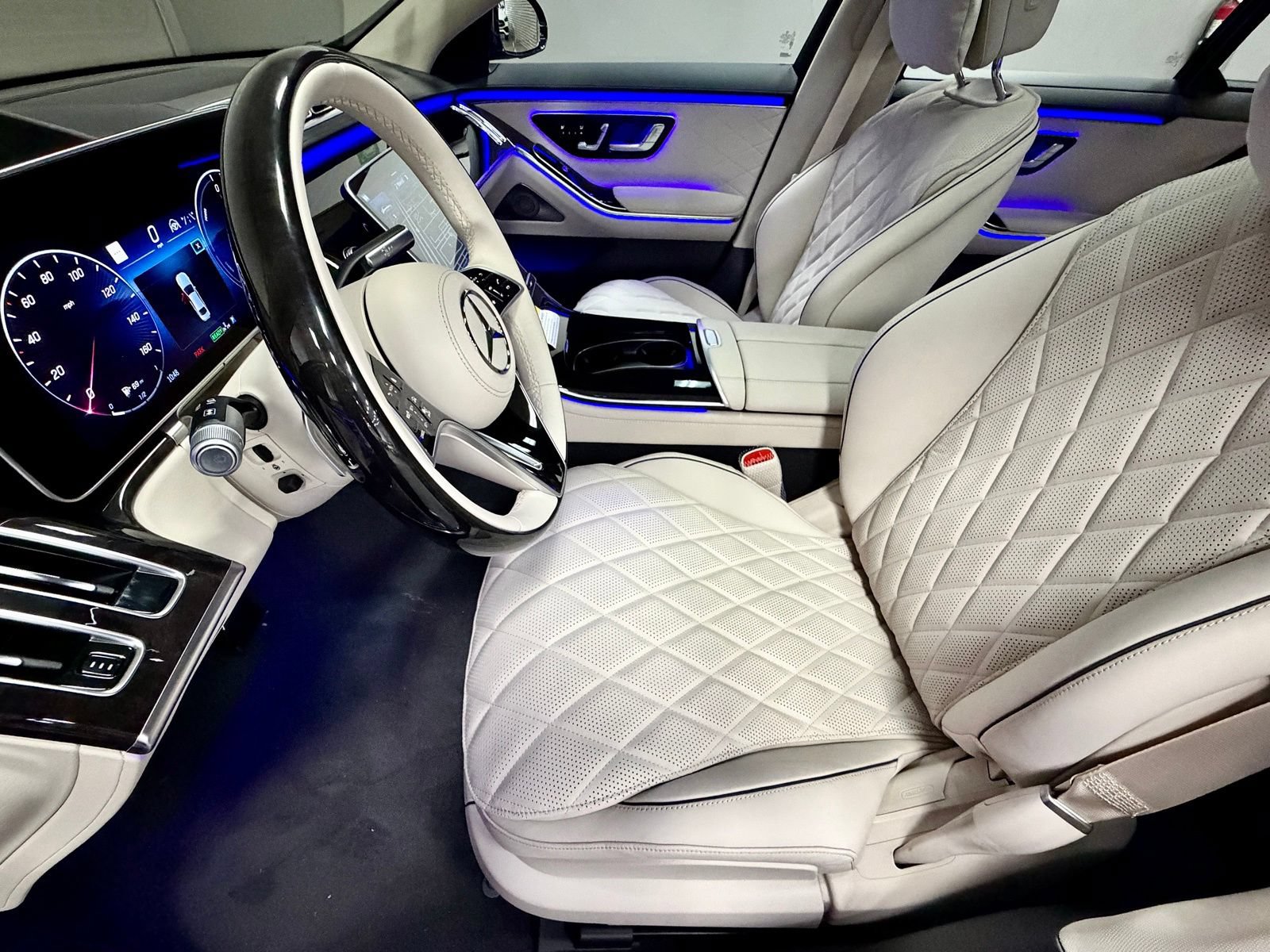 New 2026 Mercedes-Benz S 580e 4MATIC Sedan image 18