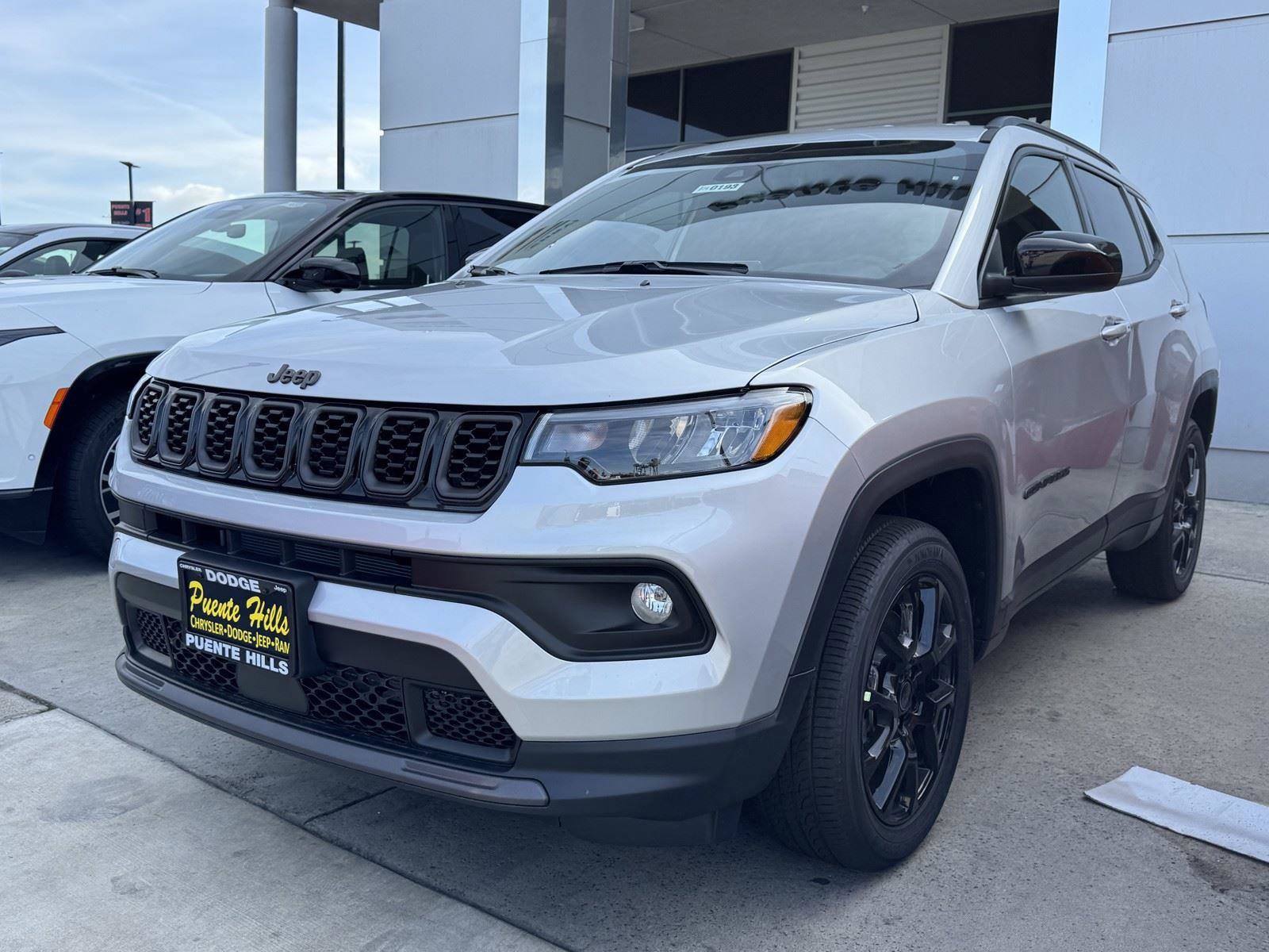 New 2026 Jeep Compass Latitude image 3