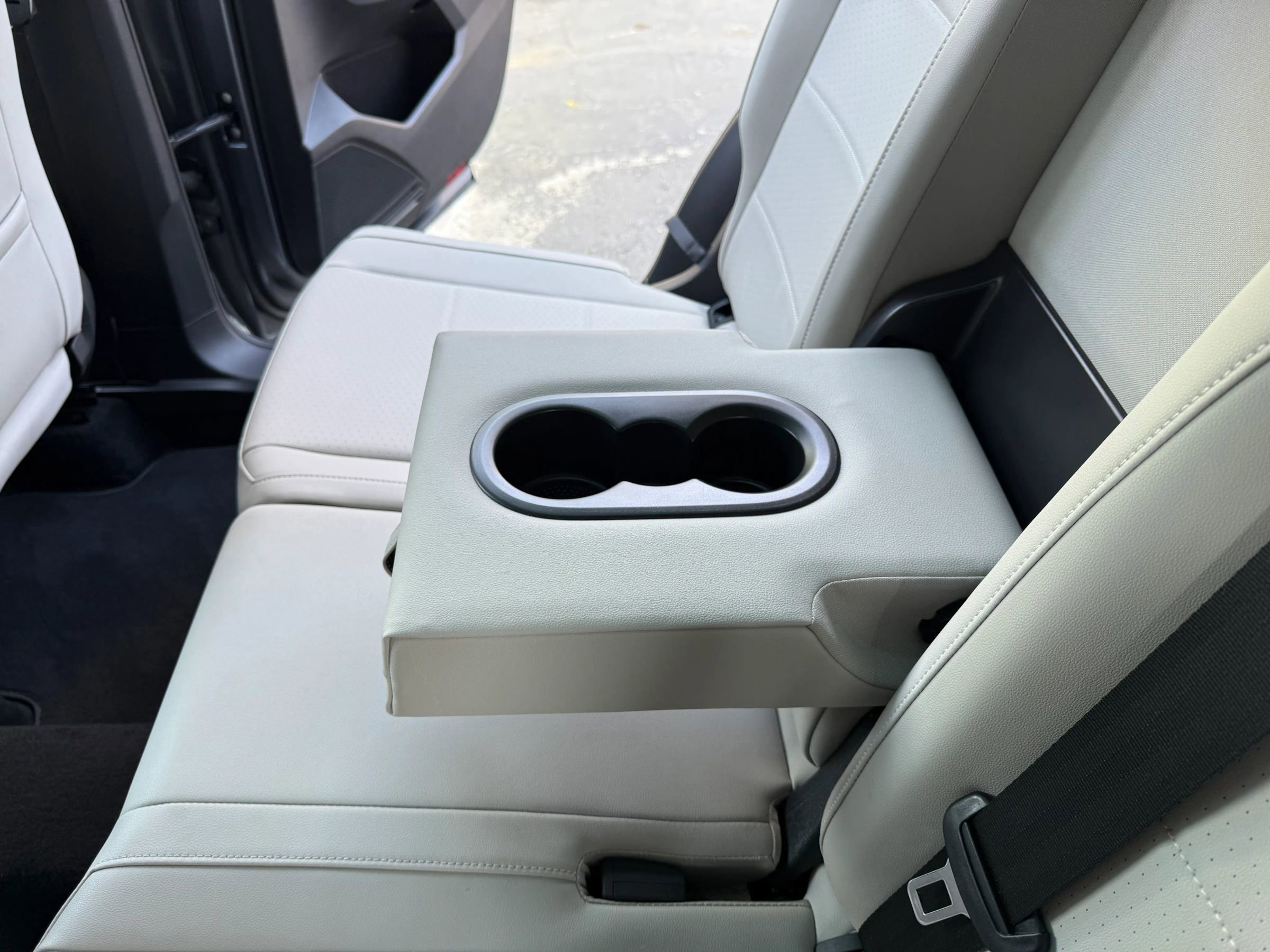 Used 2019 Volkswagen Tiguan SE w/ Panoramic Sunroof Package image 20