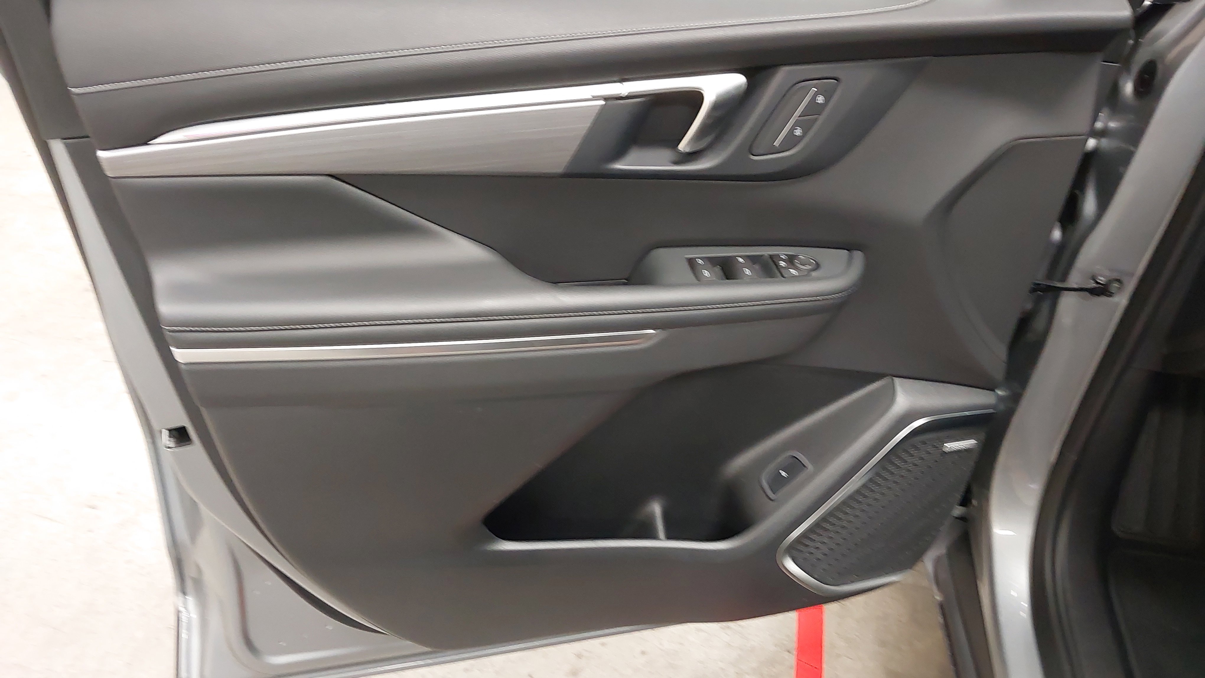 Used 2025 Buick Enclave Preferred image 24