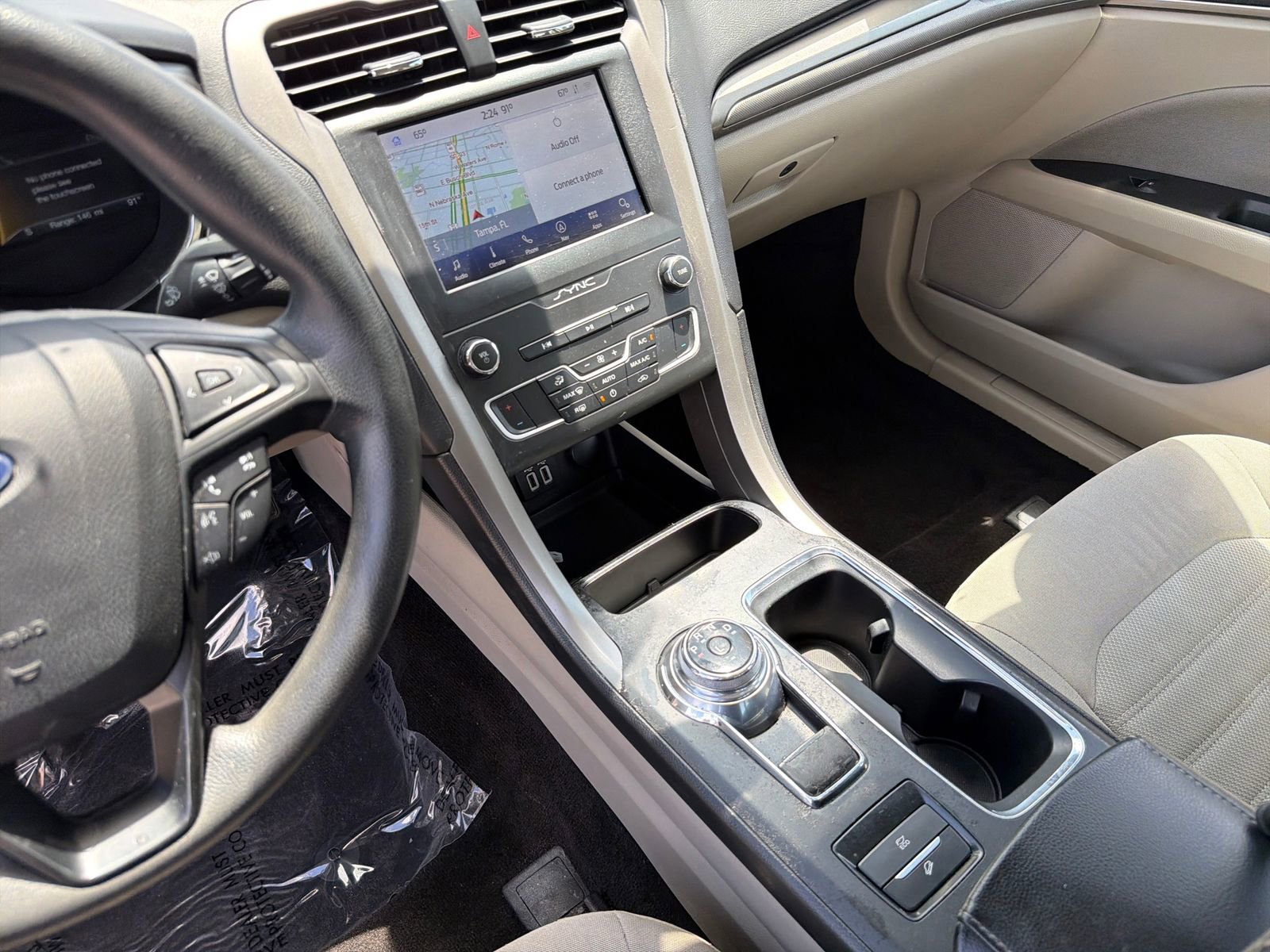 Used 2020 Ford Fusion SE FWD image 18