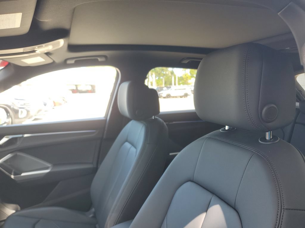 Certified 2025 Audi Q3 2.0T Premium Plus w/ Premium Plus Package AWD/4WD image 23