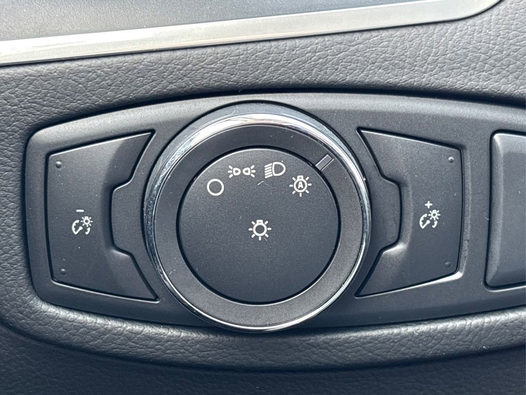 Used 2016 Ford Edge Titanium w/ Technology Package image 23