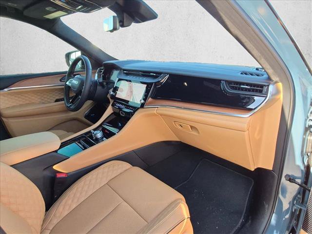 Used 2026 Jeep Grand Cherokee Summit w/ Obsidian Package AWD/4WD image 18