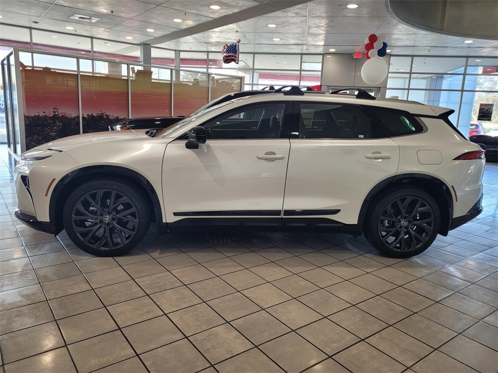 New 2025 Toyota Crown Signia image 4