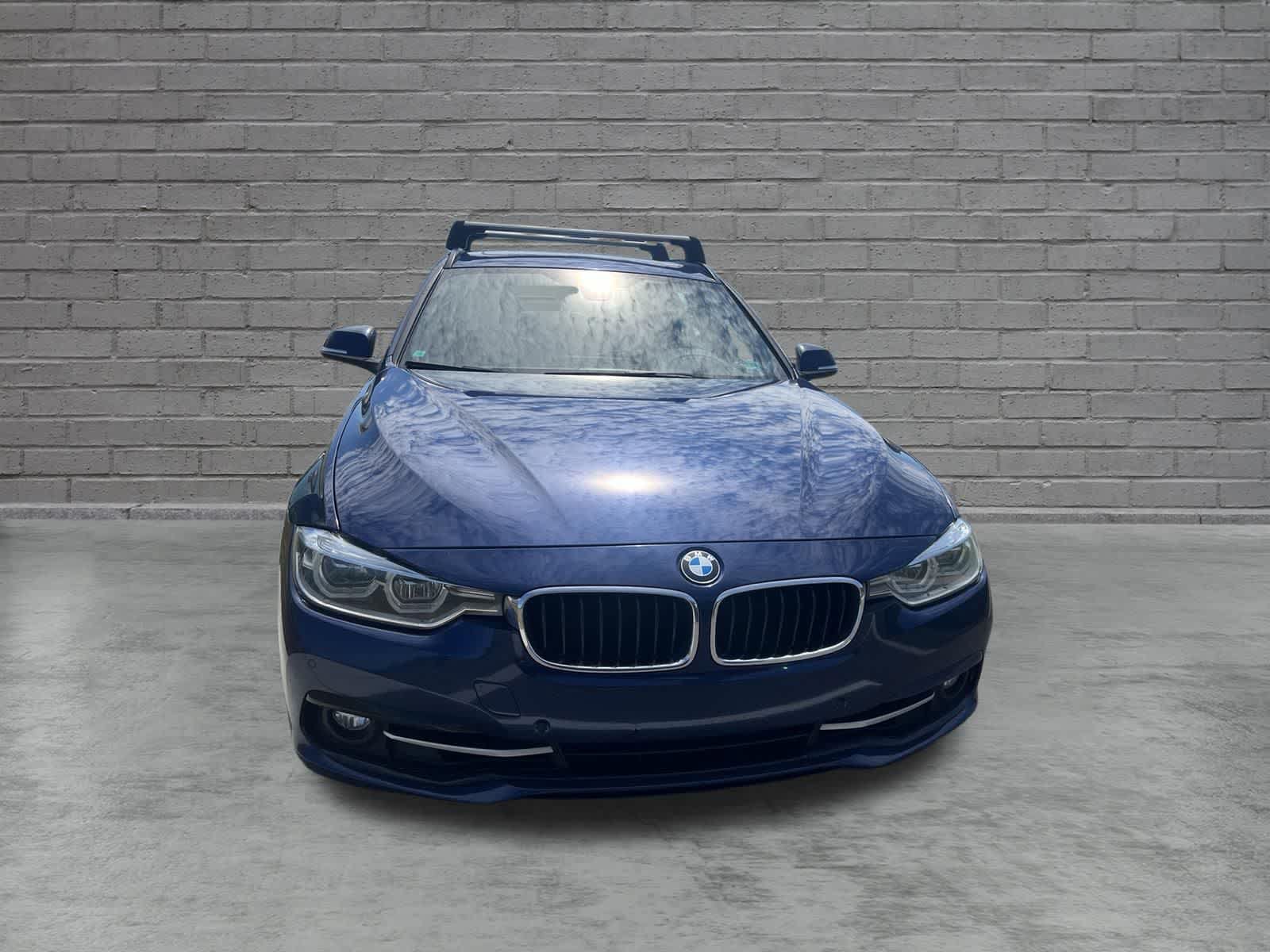 Used 2018 BMW 330i xDrive Wagon AWD/4WD image 3