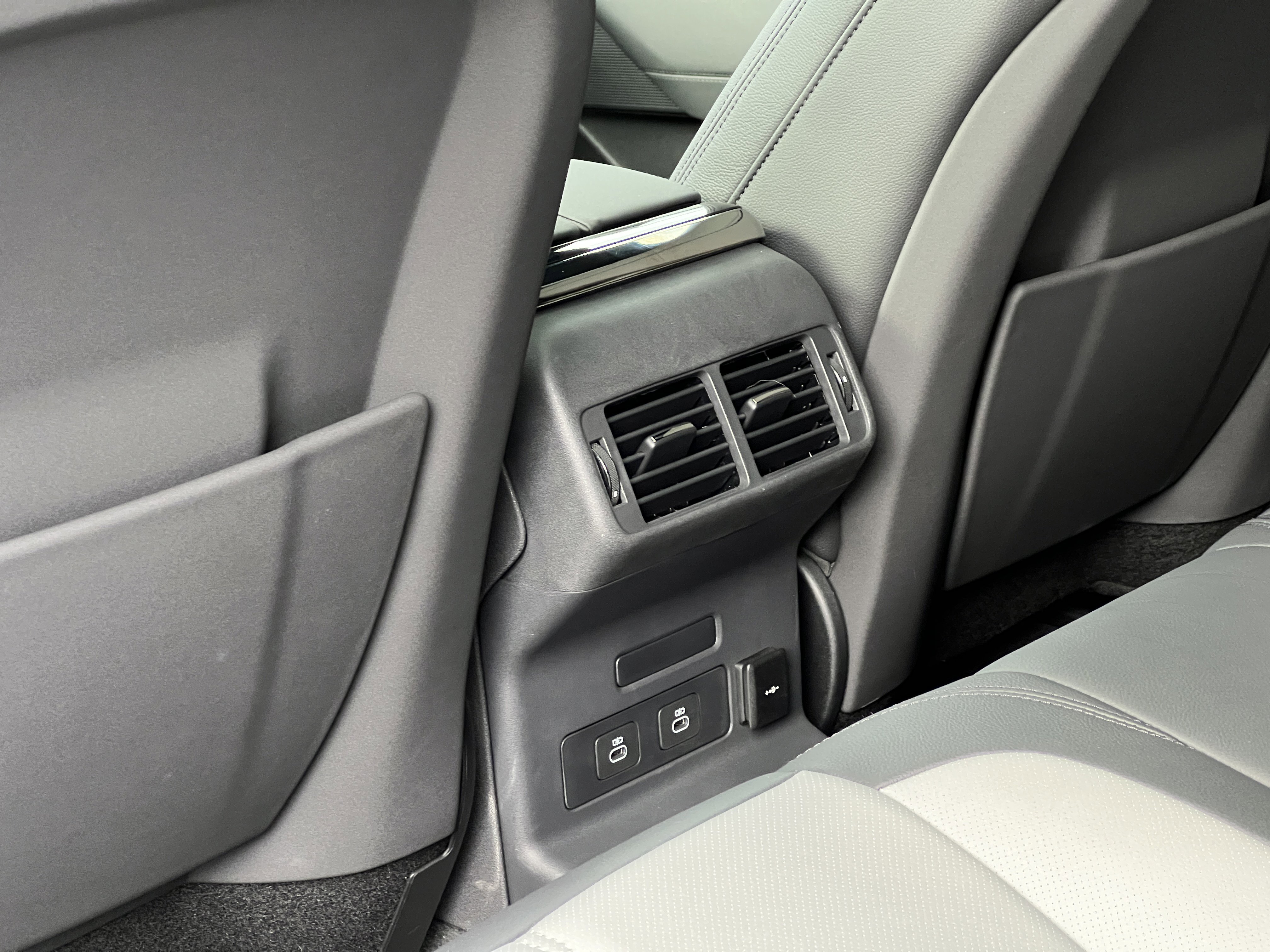 Certified 2026 Land Rover Range Rover Velar S image 17