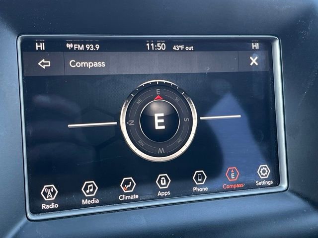 Used 2019 Jeep Grand Cherokee Laredo AWD/4WD image 13