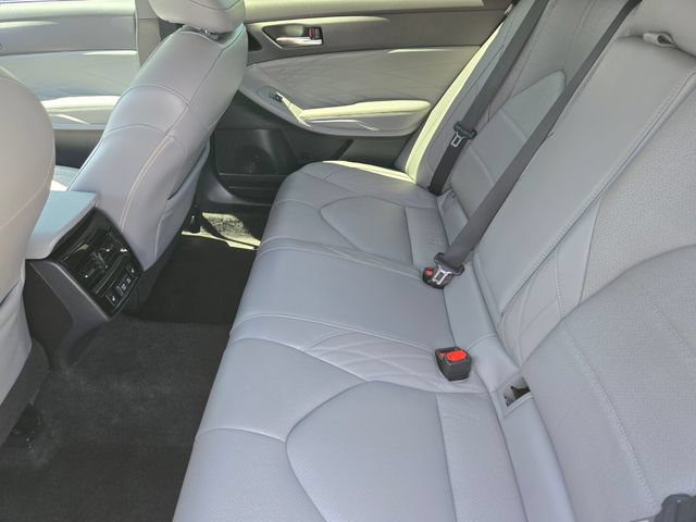 Used 2021 Toyota Avalon Limited w/ Advanced Safety Package FWD image 12
