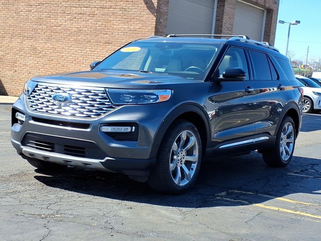 Used 2020 Ford Explorer Platinum w/ Premium Technology Package image 3