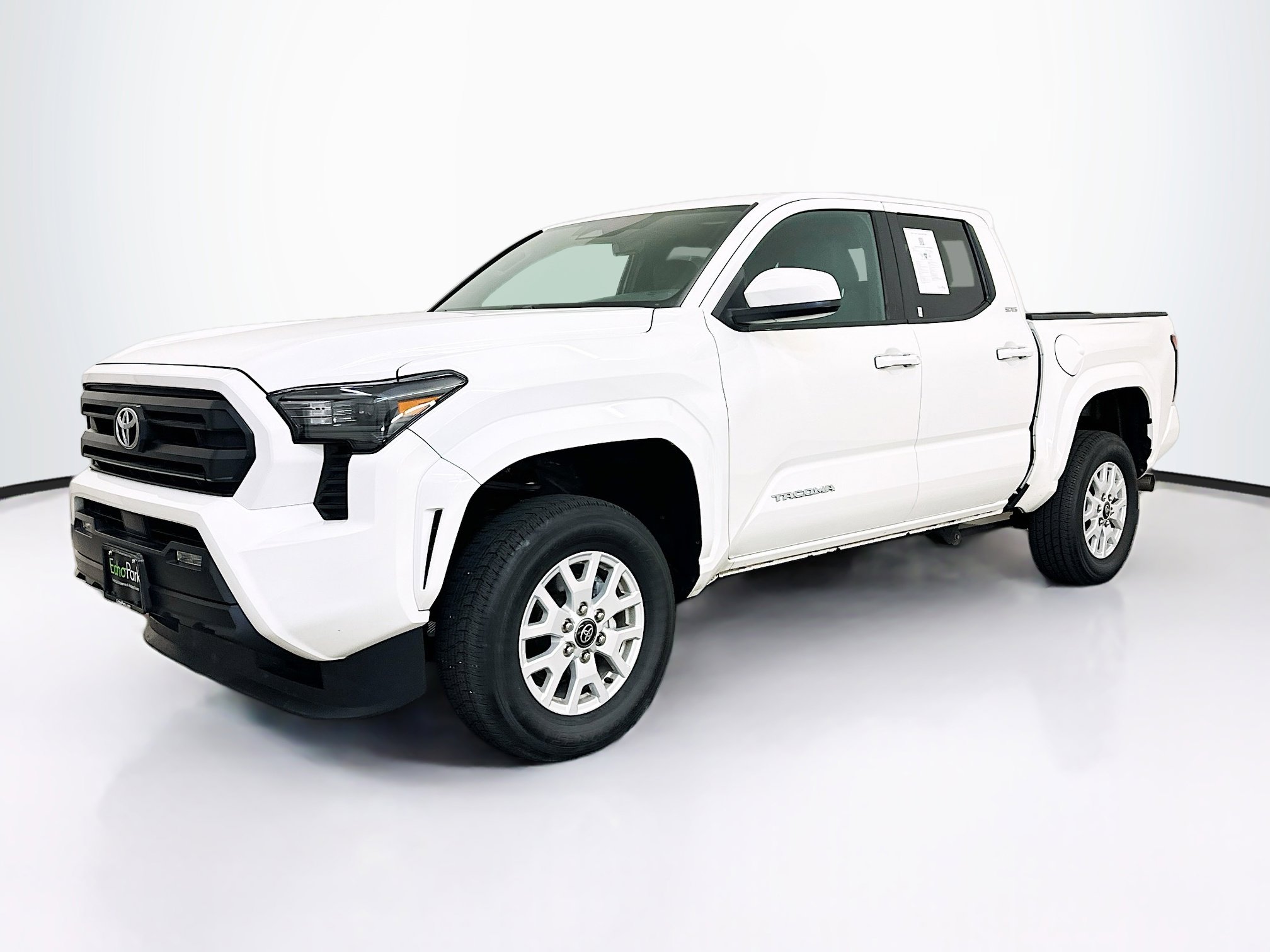 Used 2024 Toyota Tacoma SR5 image 3