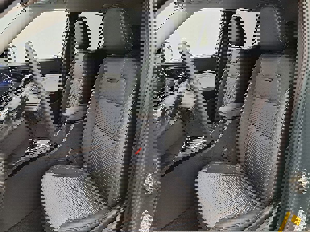 Used 2025 Chevrolet Trax LT image 7