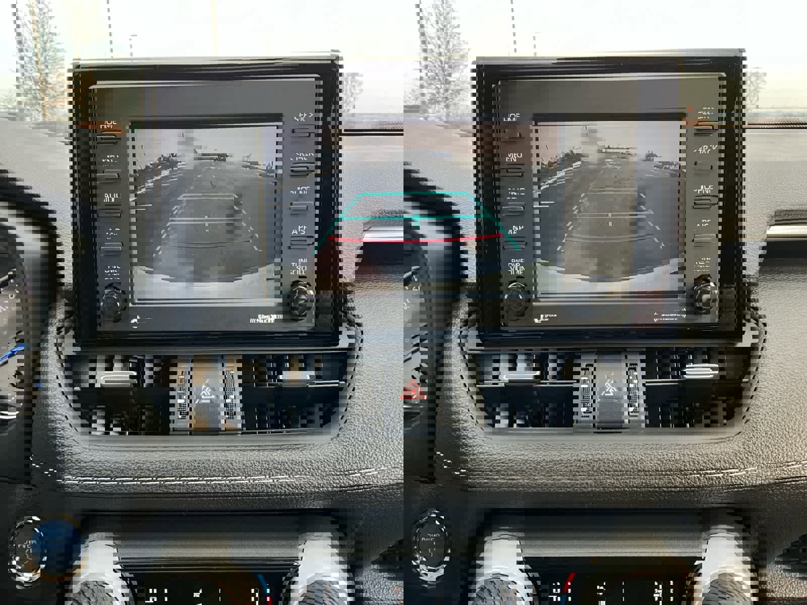 Used 2021 Toyota RAV4 XLE Premium image 19