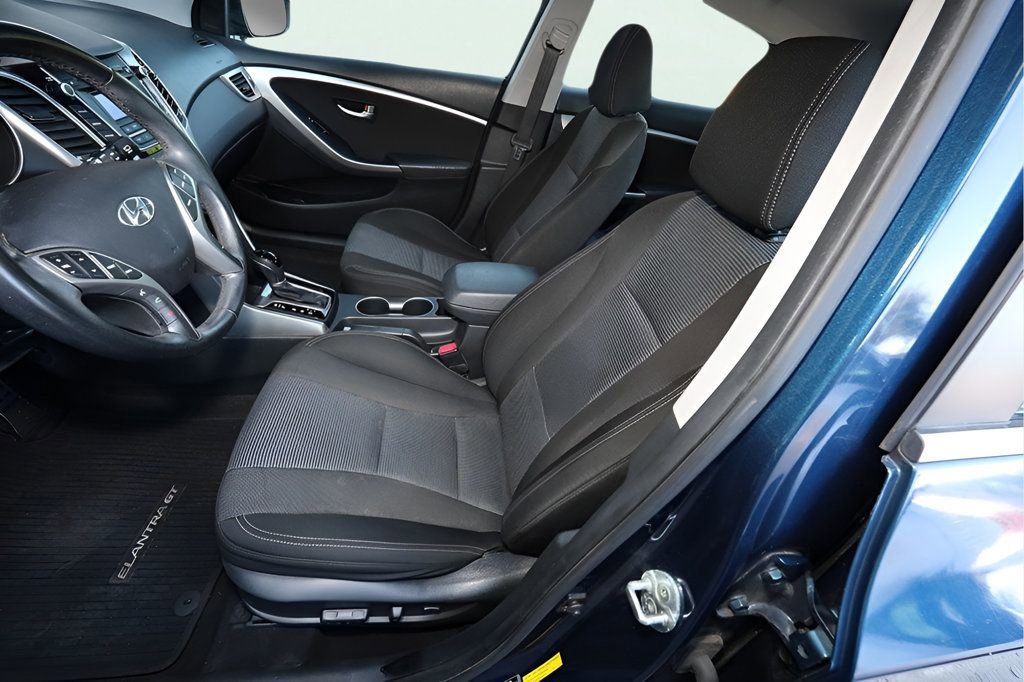 Used 2016 Hyundai Elantra GT w/ Option Group 02 image 10