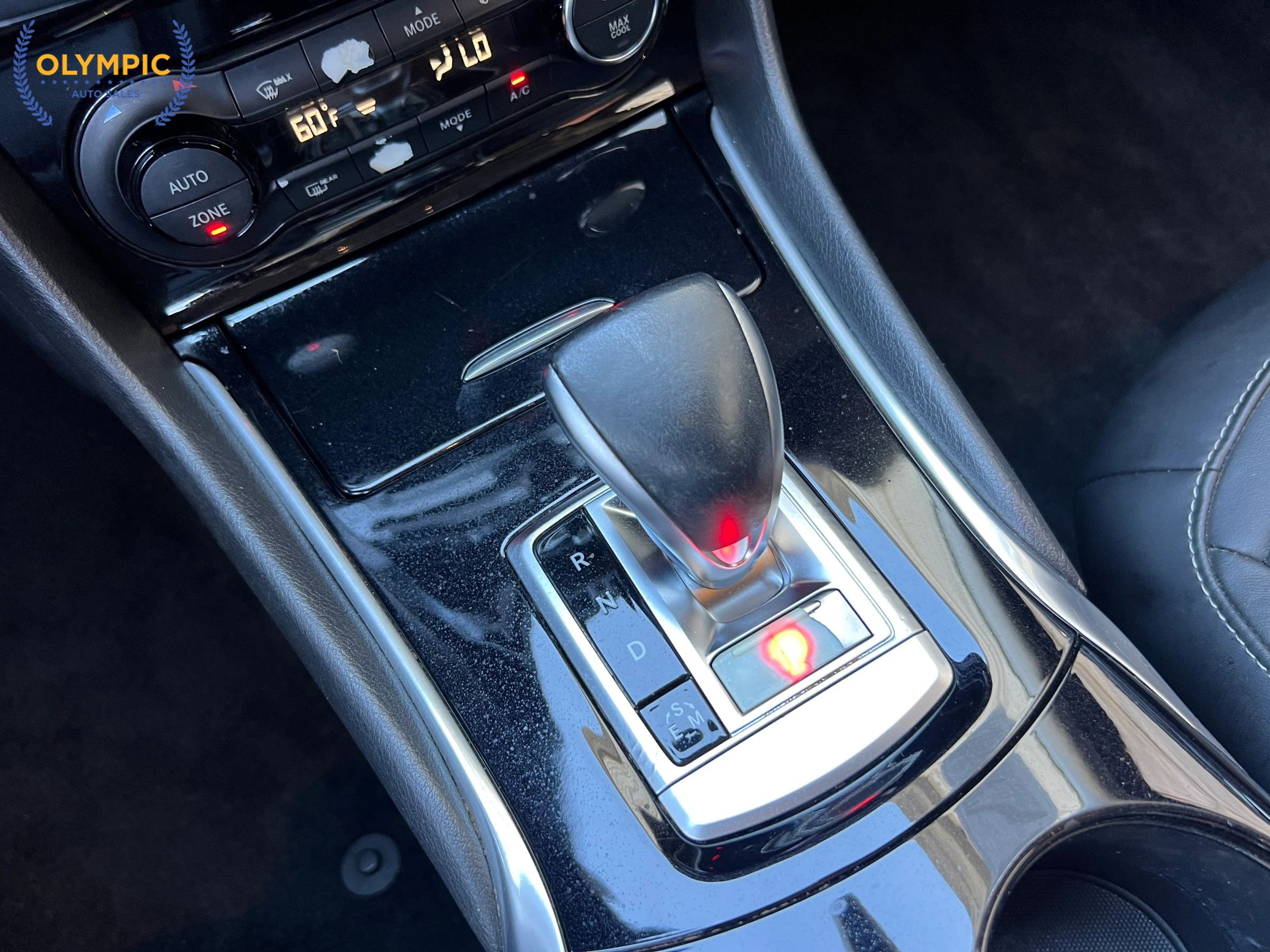 Used 2018 INFINITI QX30 Premium w/ Cargo Package AWD/4WD image 34