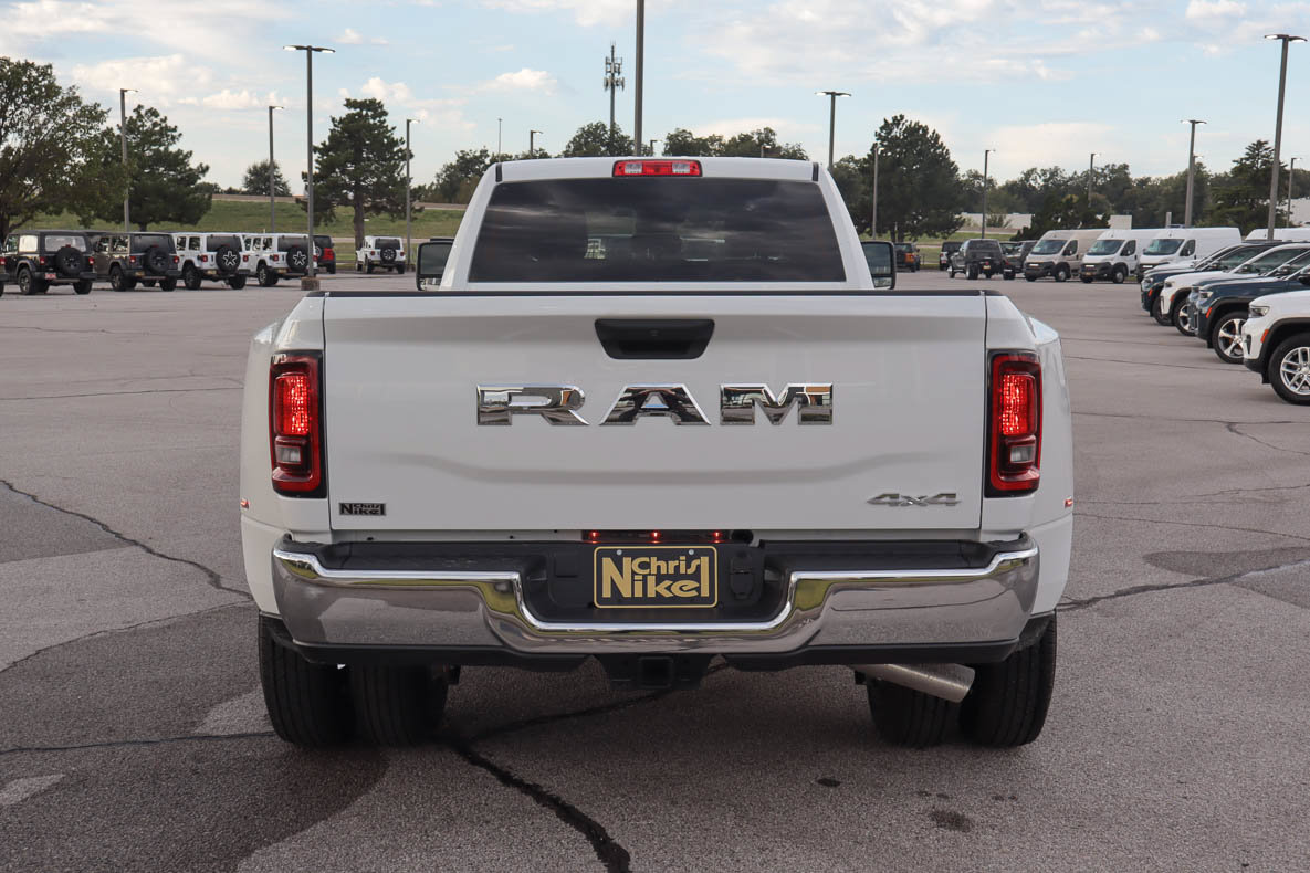 New 2027 RAM 3500 Tradesman AWD/4WD image 5