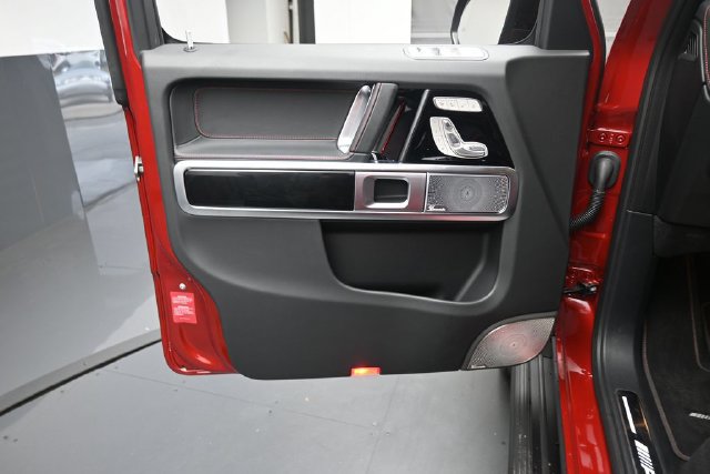 Used 2025 Mercedes-Benz G 63 AMG 4MATIC w/ AMG Night Package Plus image 23