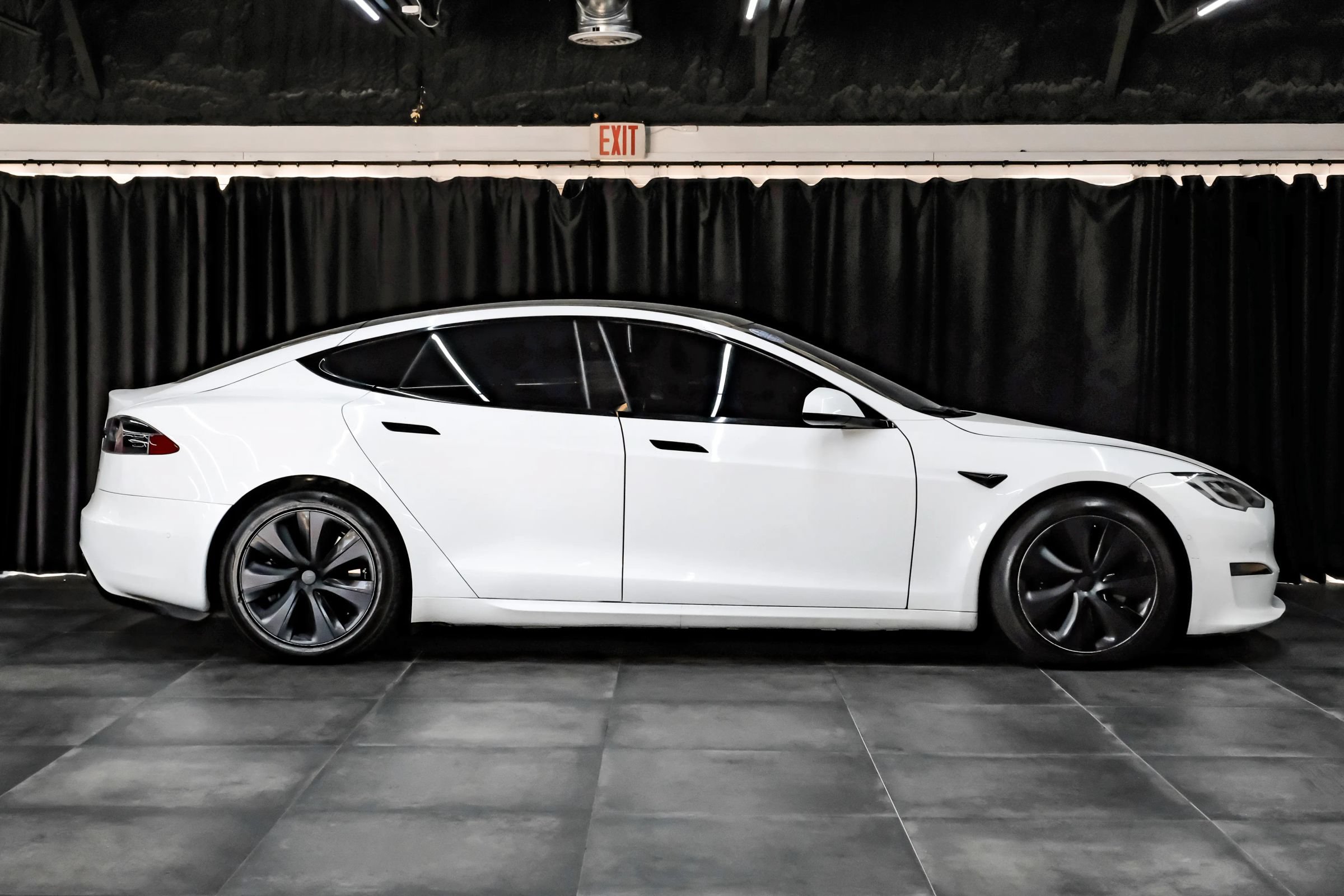 Used 2022 Tesla Model S AWD/4WD image 8