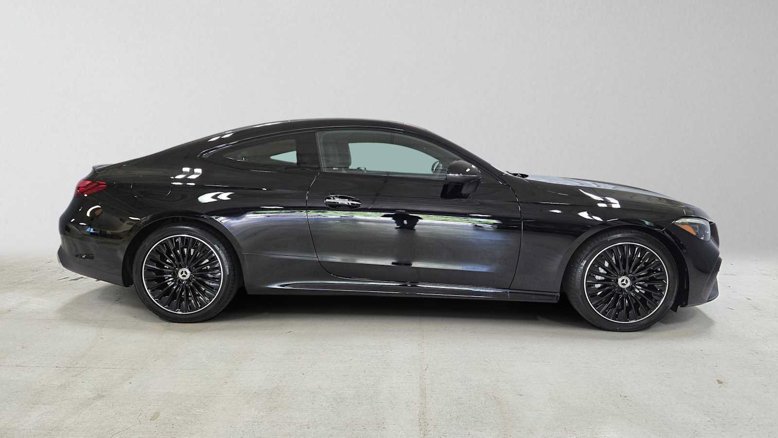 New 2026 Mercedes-Benz CLE 450 4MATIC Coupe image 2