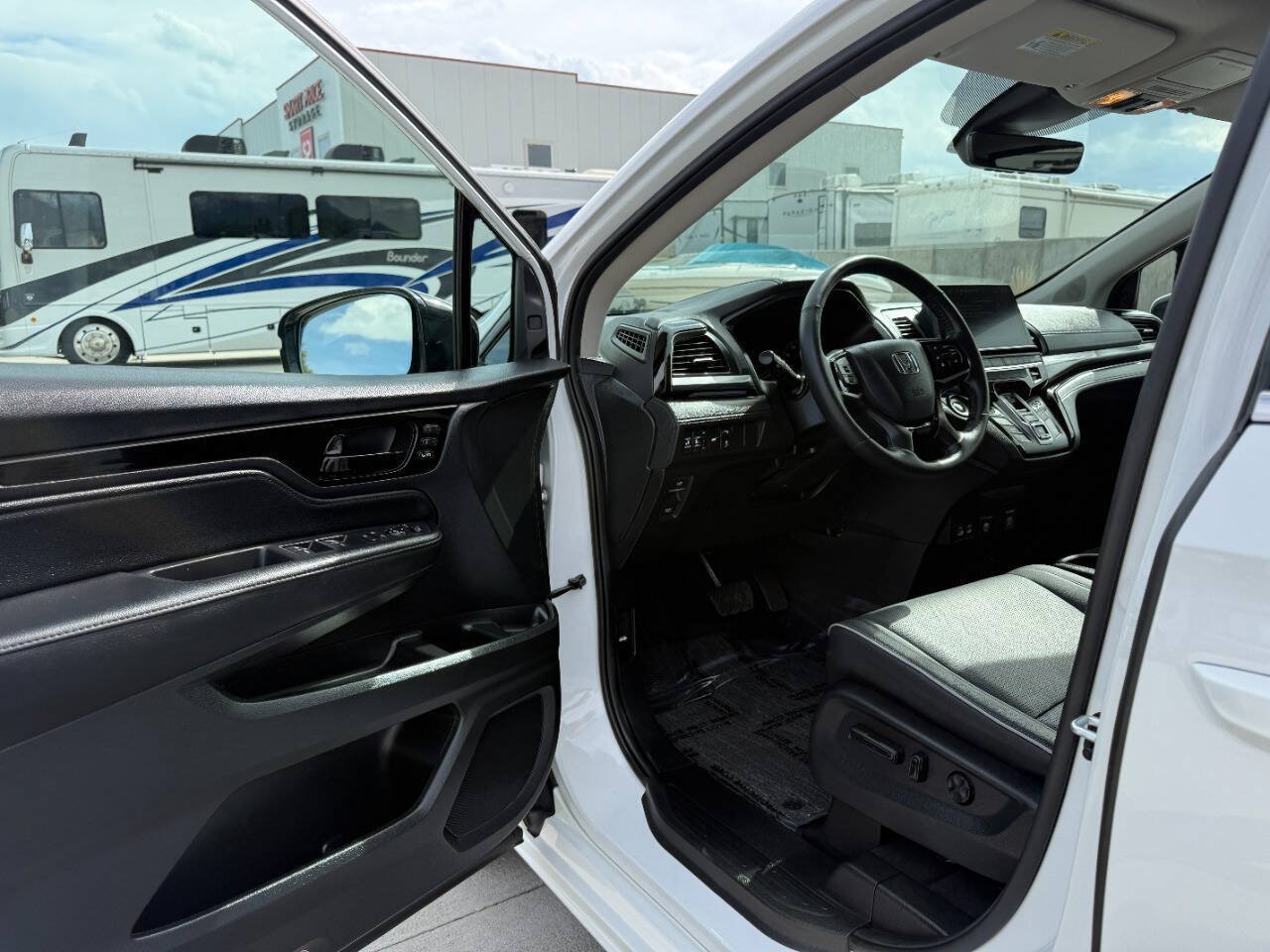 Used 2026 Honda Odyssey Elite image 16