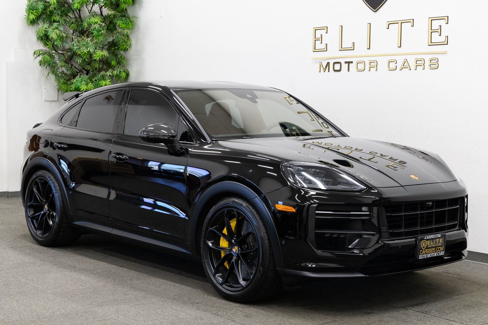 Used 2024 Porsche Cayenne Turbo GT AWD/4WD image 9