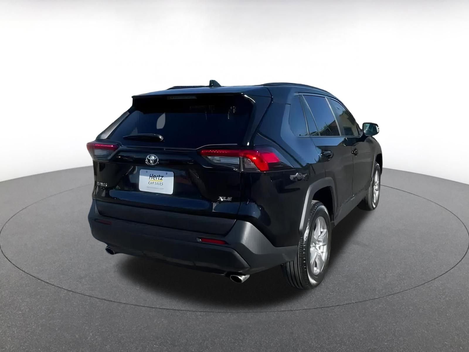 Used 2025 Toyota RAV4 XLE image 14