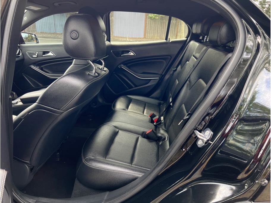 Used 2019 Mercedes-Benz GLA 250 4MATIC image 13